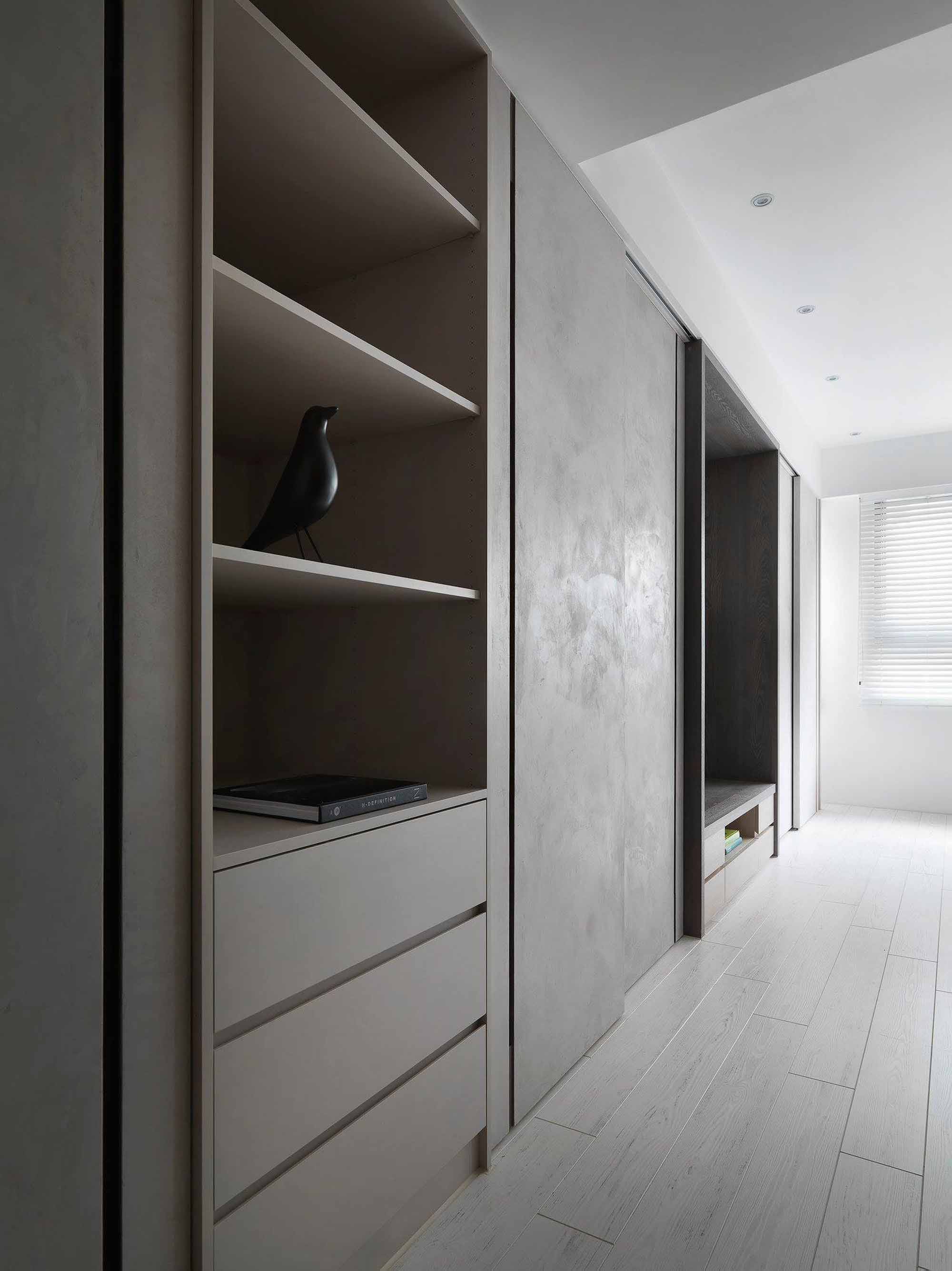 Diseño moderno y minimalista del pasillo en torremolinos