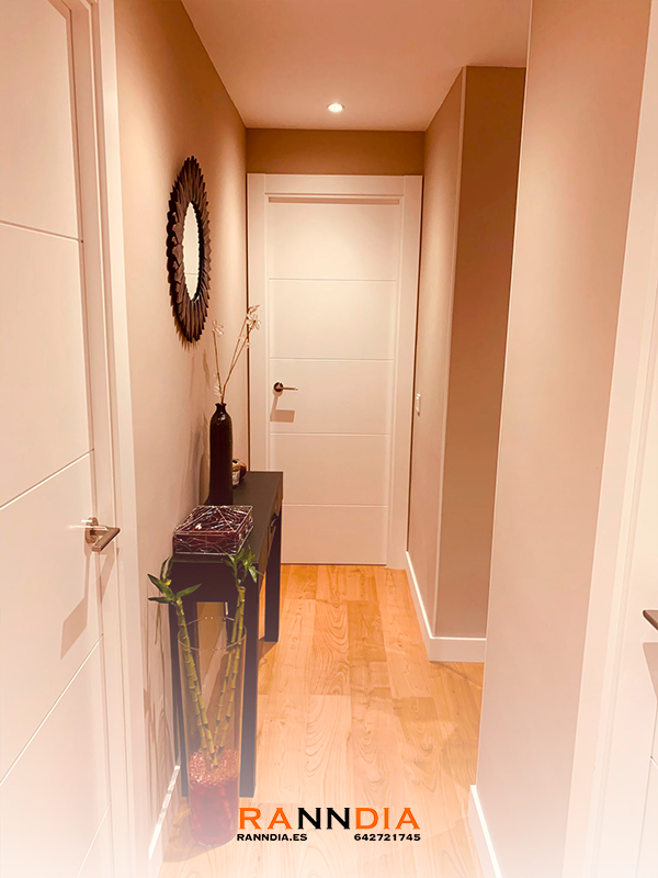 Puerta de interior modelo 18 en Carpinteros Torremolinos